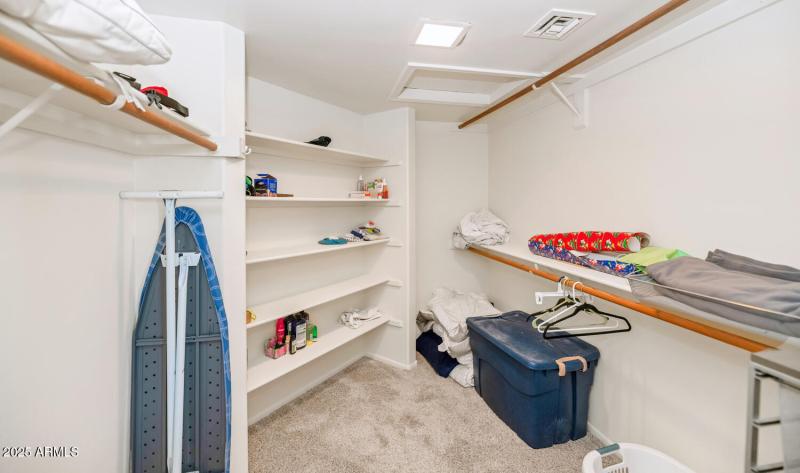 2718 E South Fork Dr-large-020-010-2718