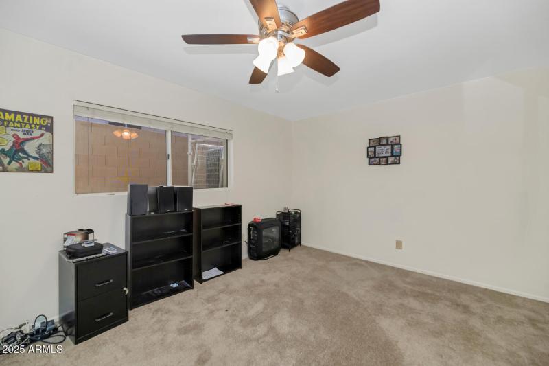 2718 E South Fork Dr-large-023-024-2718