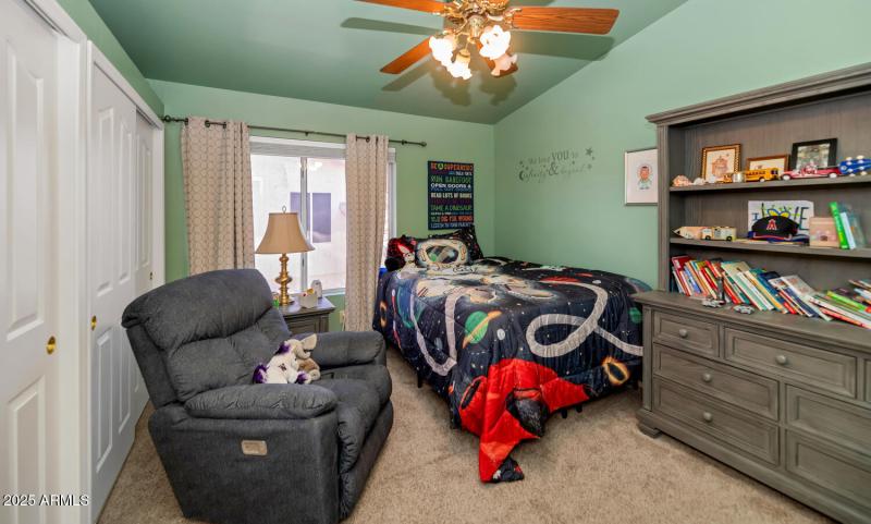 2718 E South Fork Dr-large-025-023-2718