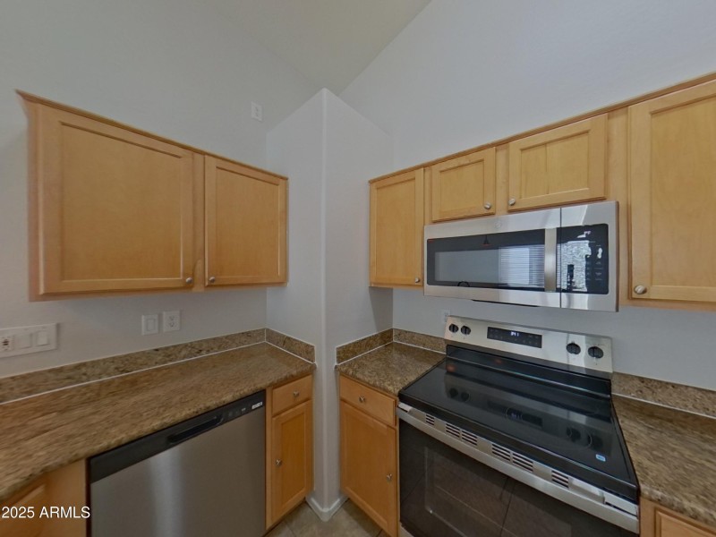 3_pc_qdaibXEkio_6SWhluzmHD_layout_0