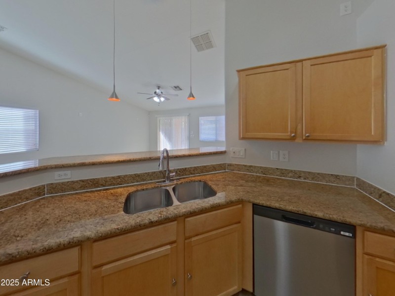 5_pc_qdaibXEkio_6SWhluzmHD_layout_2