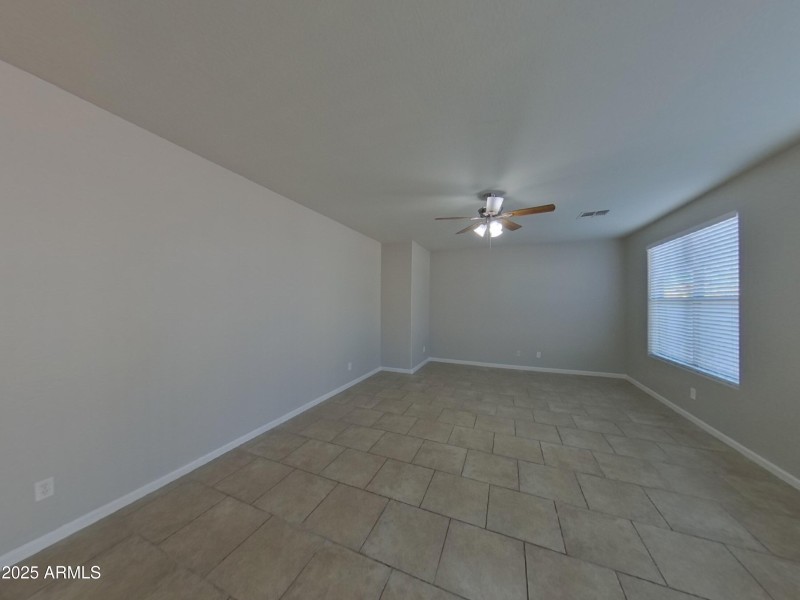 1_pc_rZOk82mqbw_MocuNS3Uee_layout_1