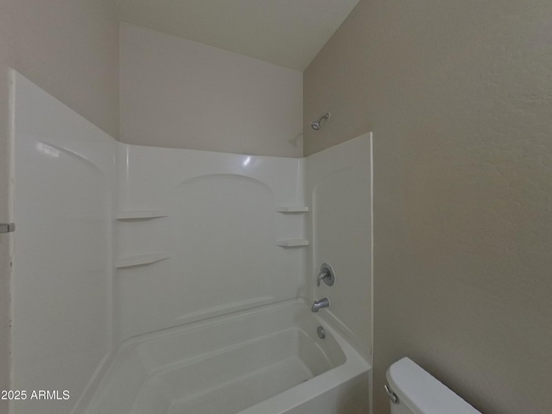 16_pc_LK5qIle85f_X0y9kc5yYO_layout_0