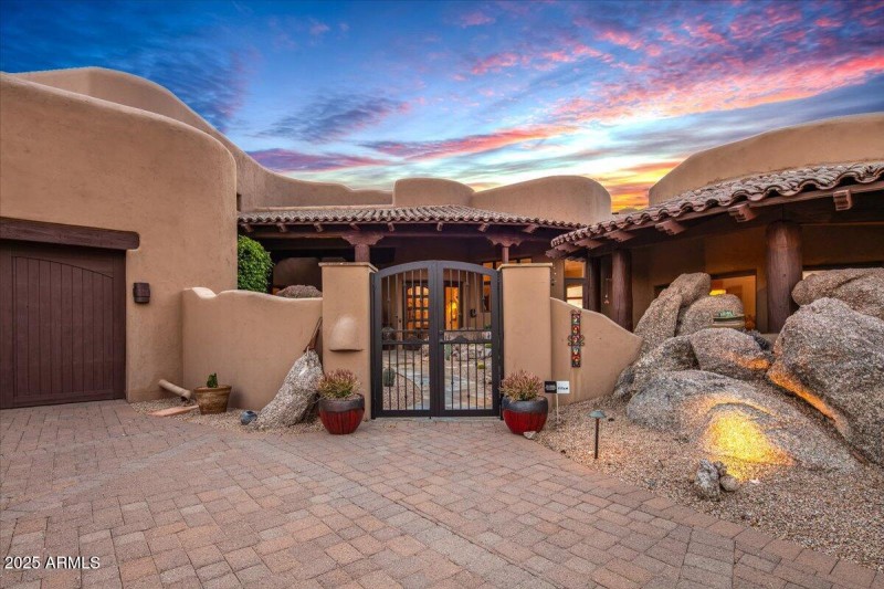 08-Front Court Yard Entry