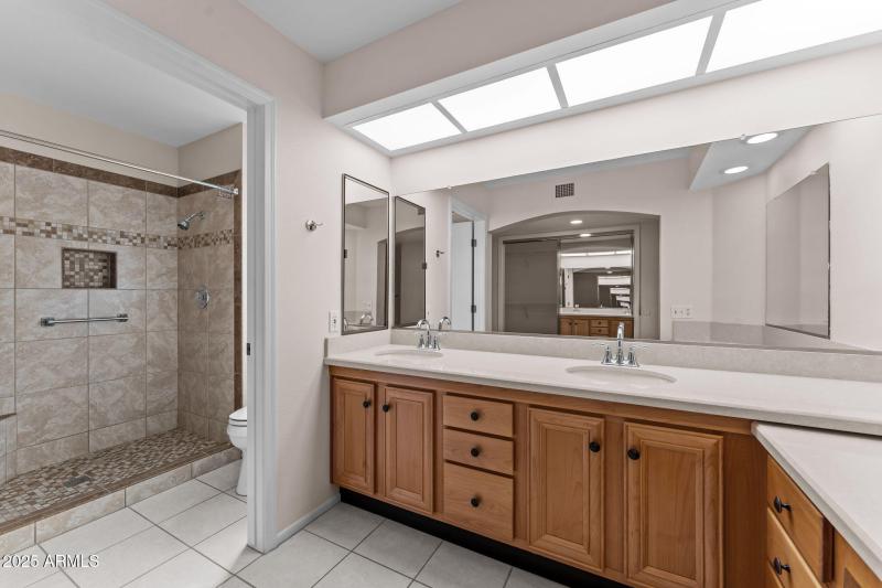 Large updated primary bath