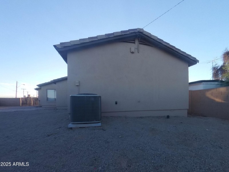 21_pc_NFeYYUeBGk_iobEPBAvoS_center_0