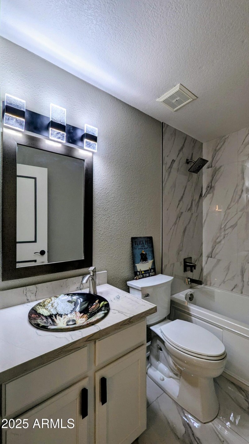 PXL_20250928_185504591~2