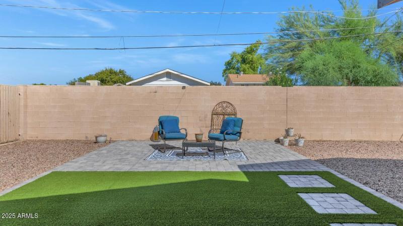 2726 E Fairmount Ave