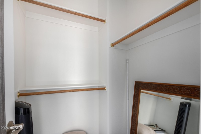 0035-35 - Grayhawk #2000