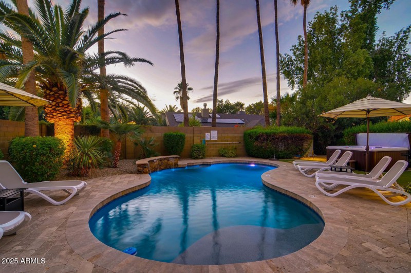 6521 E Beverly Ln Scottsdale-large-043-4