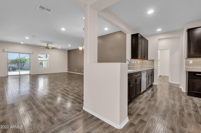 7-web-or-mls-10807-w-el-cortez-pl