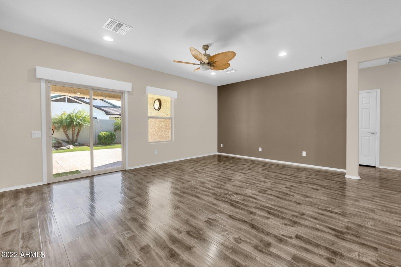 20-web-or-mls-10807-w-el-cortez-pl