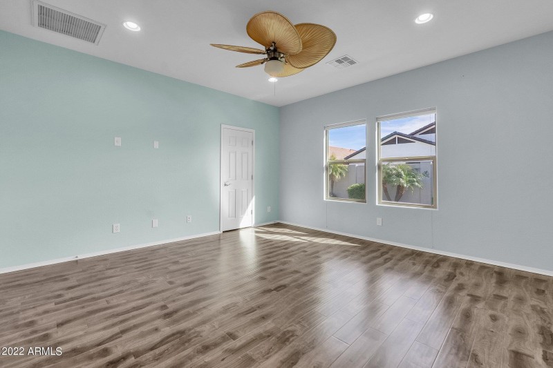 25-web-or-mls-10807-w-el-cortez-pl