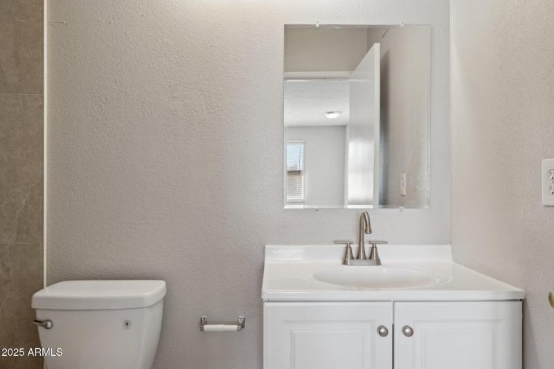 16-web-or-mls-5742-n-43rd-dr