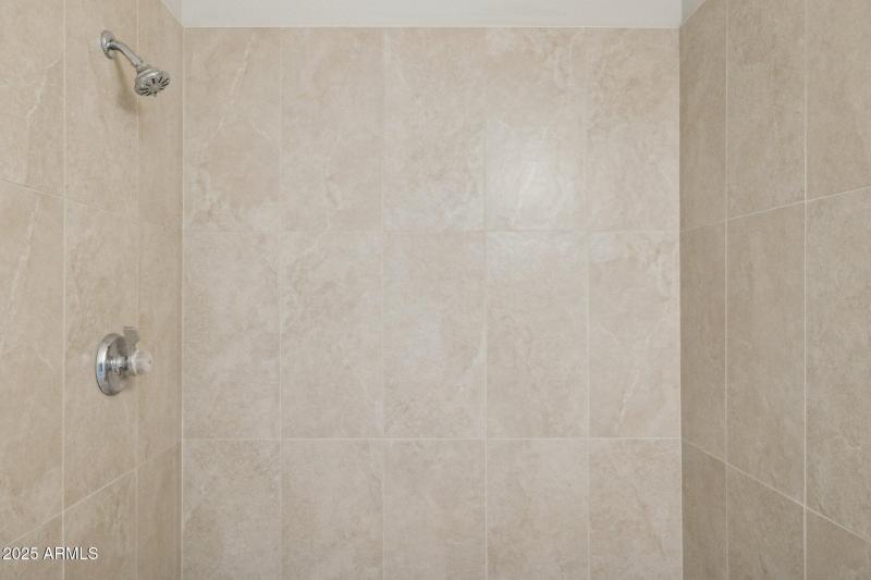 17-web-or-mls-5742-n-43rd-dr