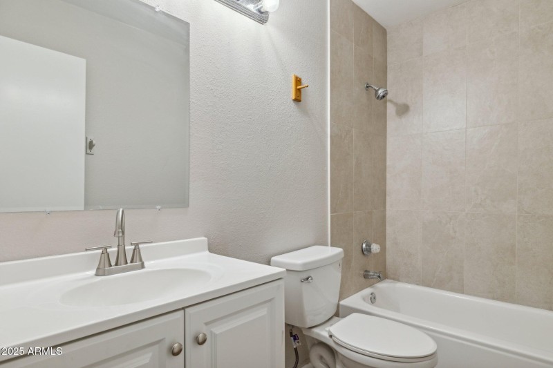 21-web-or-mls-5742-n-43rd-dr