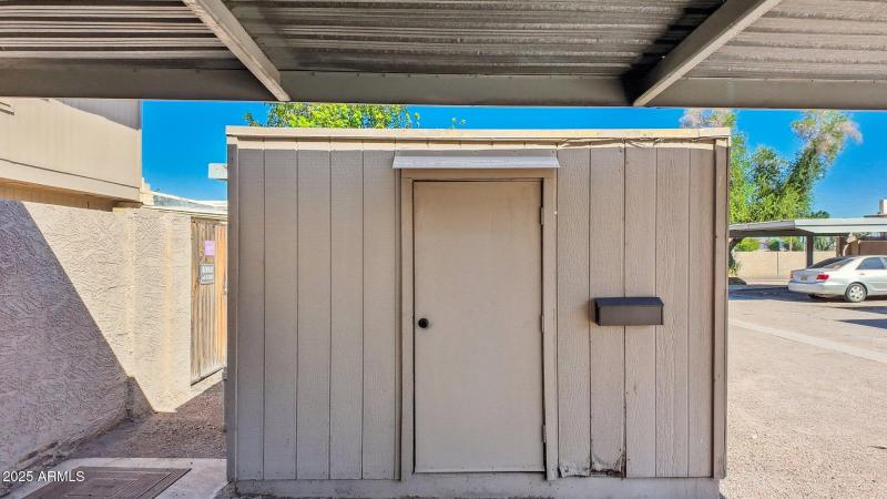 30-web-or-mls-5742-n-43rd-dr