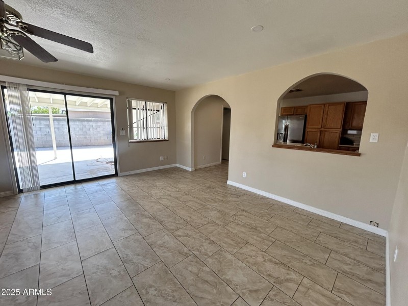 e family room4