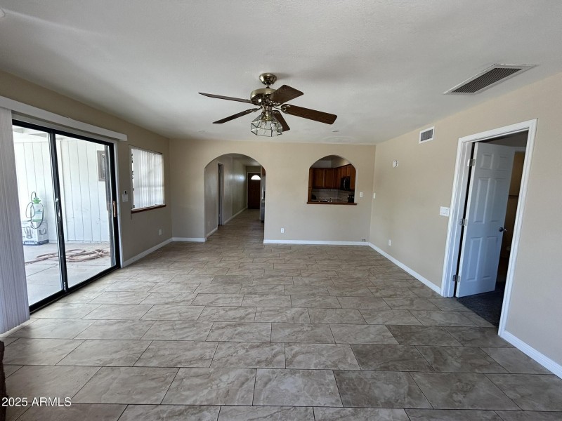 e family room5