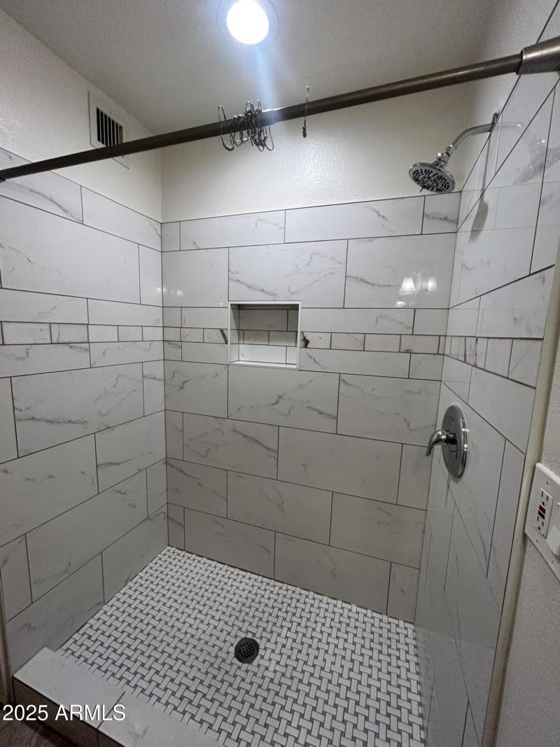 l master bath3