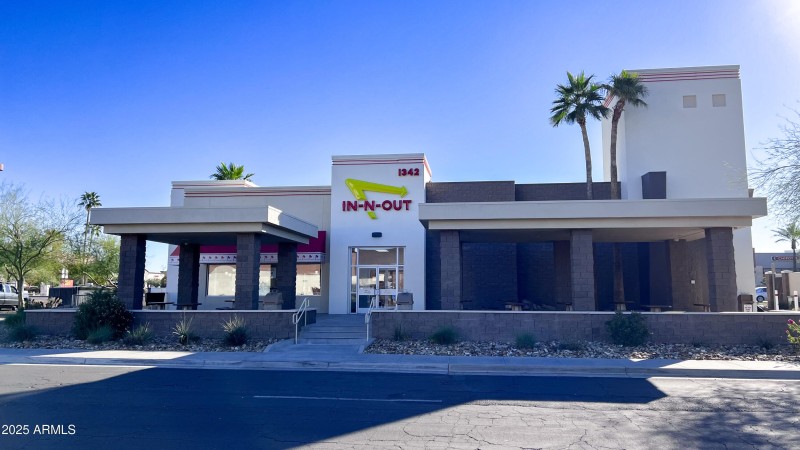 17-Mesa_1342 S Alma School Rd_In-N-Out B