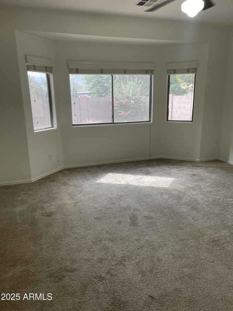 20250927_163839582_iOS