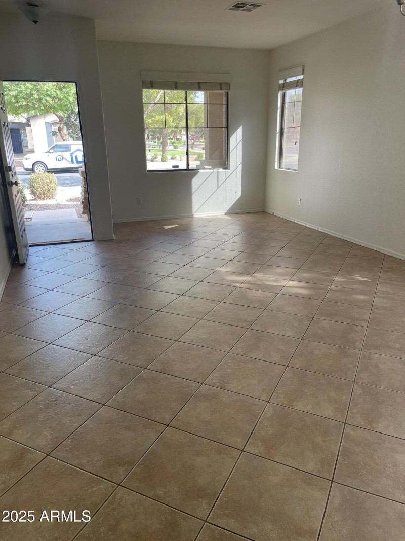 20250927_163633566_iOS