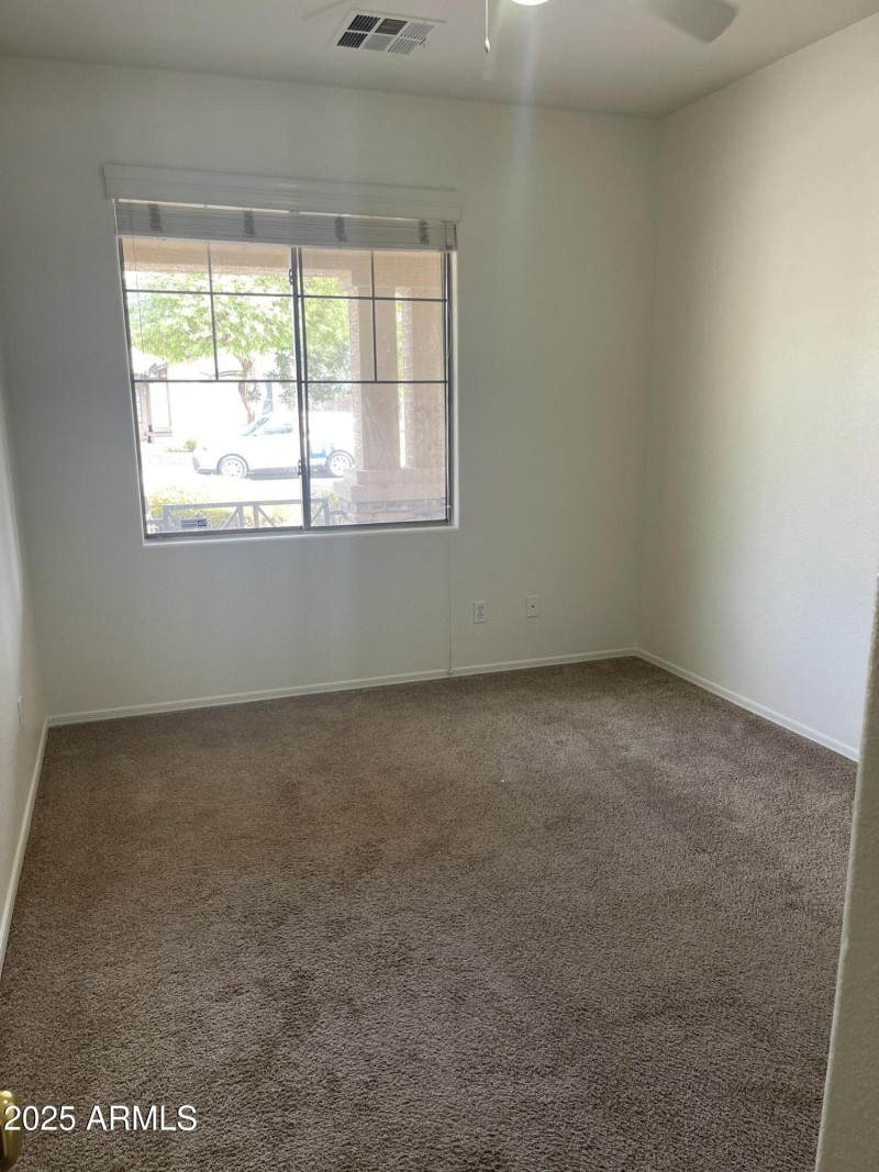 20250927_163748599_iOS