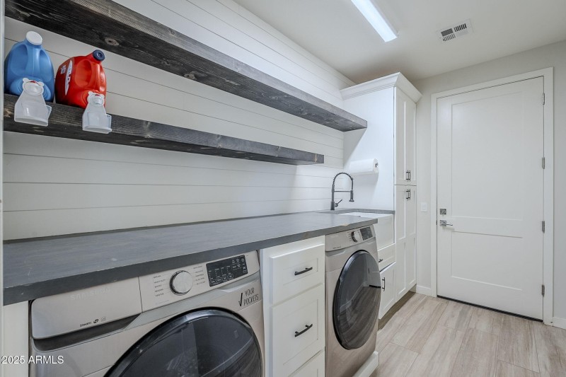 Large Inside Laundry W/D Included