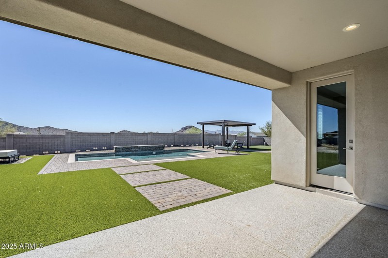 Commerical Grade Non-Slip Patio Coating