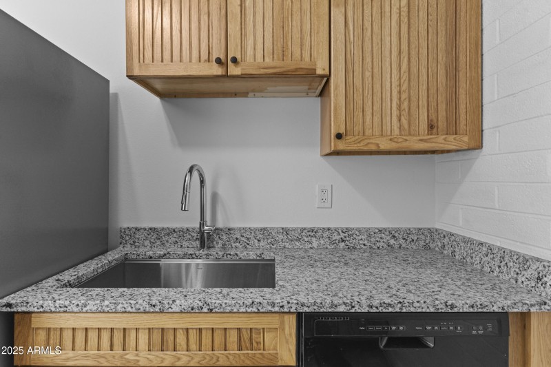 GRANITE COUNTERS