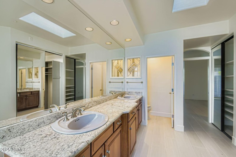 Primary Bathroom (2)