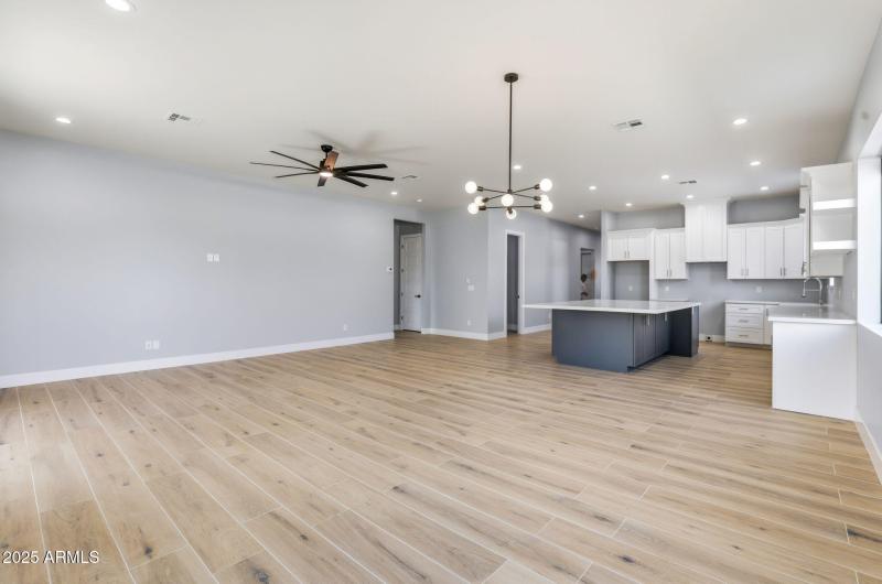 14-web-or-mls-415 S Robert Rd Tempe, AZ