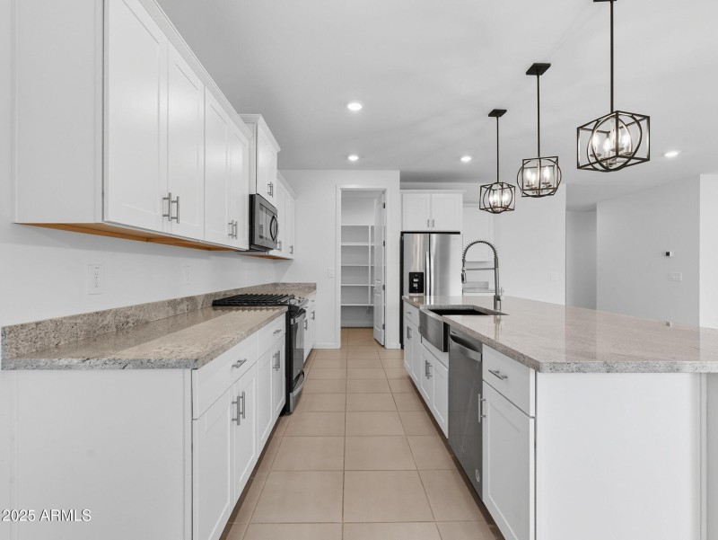 15-web-or-mls-Bee-15