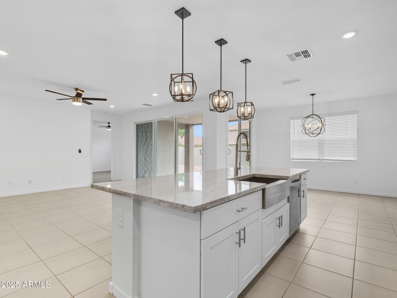 16-web-or-mls-Bee-16