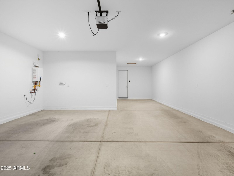 44-web-or-mls-Bee-44