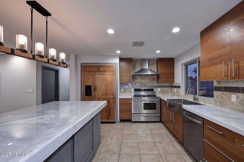 Night-Kitchen-Range