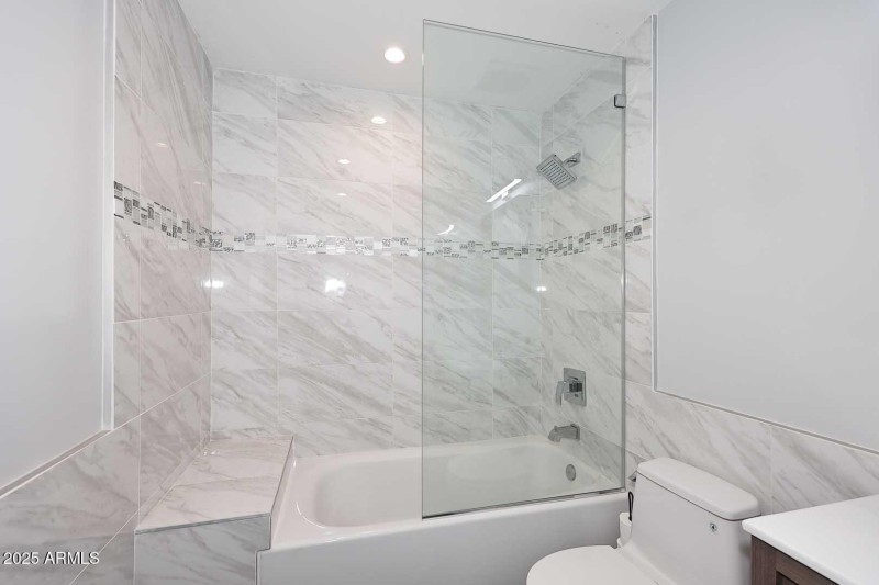 Hall Bath-Tub