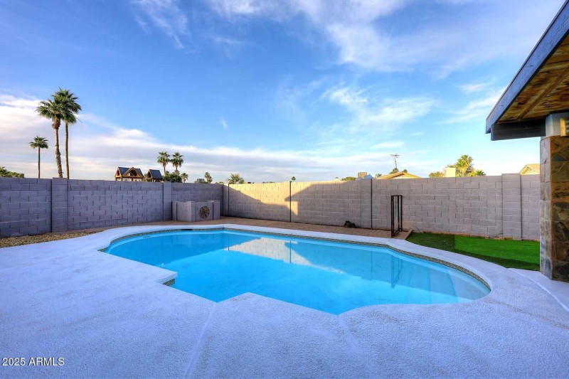 Pool2