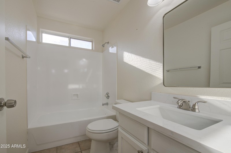 Bathroom 2-pic 2