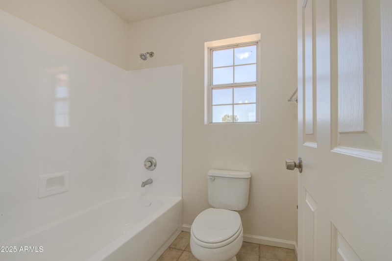 Bathroom 3-pic 2