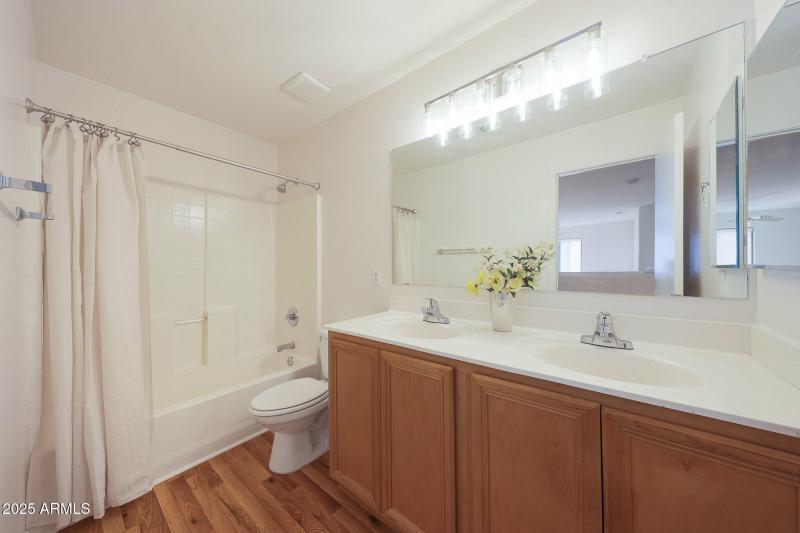 Guest full Bathroom double sinks