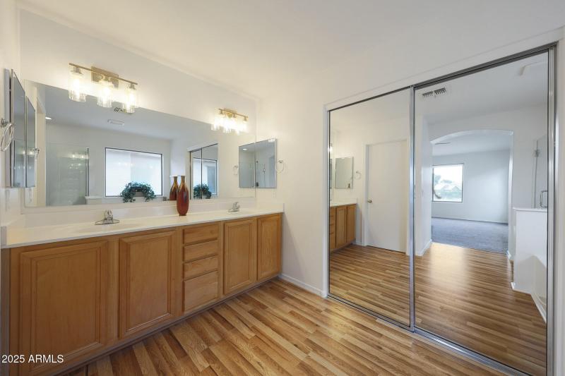 Masterbth suite double sinks