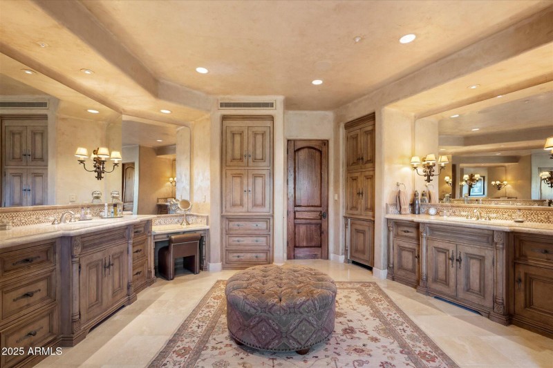 060-Primary Bathroom