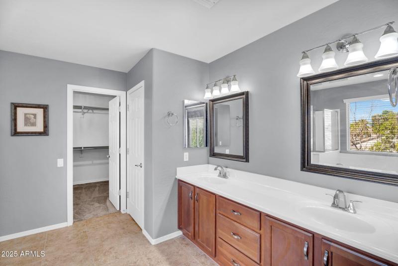 23-web-or-mls-11106 E Serafina Ave-22