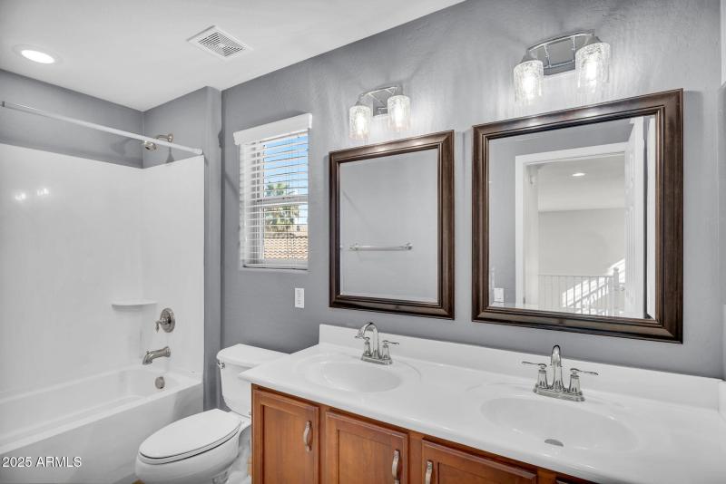 35-web-or-mls-11106 E Serafina Ave-29