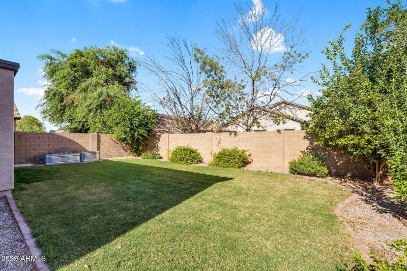 39-web-or-mls-11106 E Serafina Ave-40