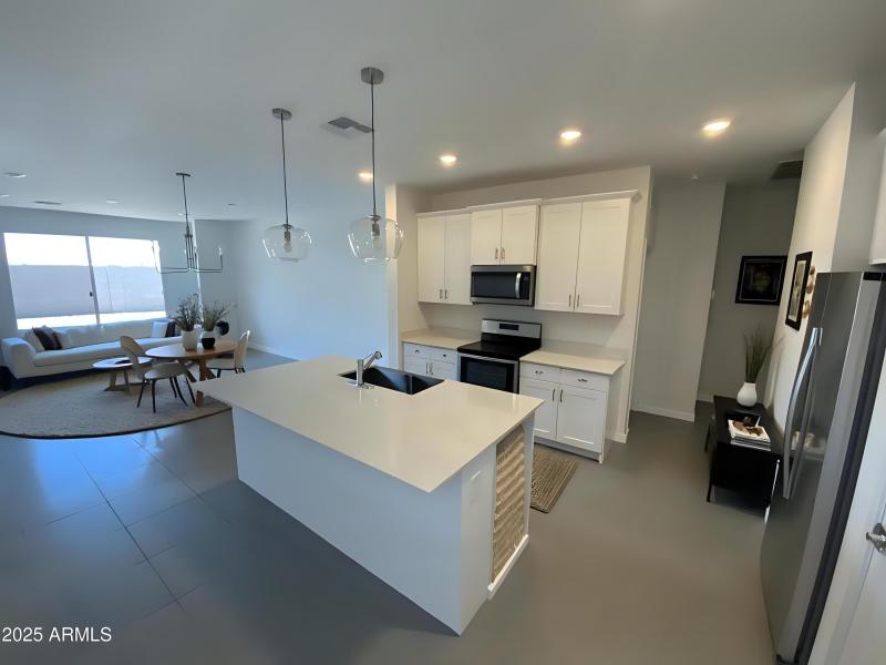 hYAWUlt58775qWY93aq0_6aaac3fe25c845f0ab2