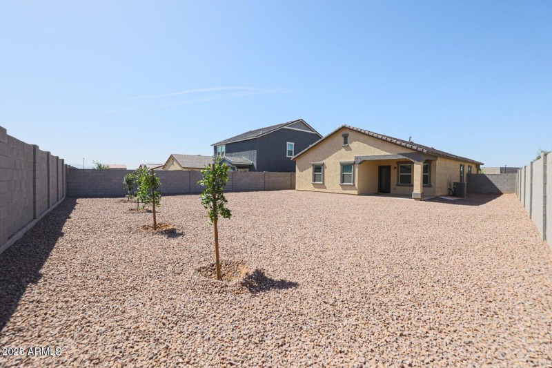 20220420232755848331000000-o