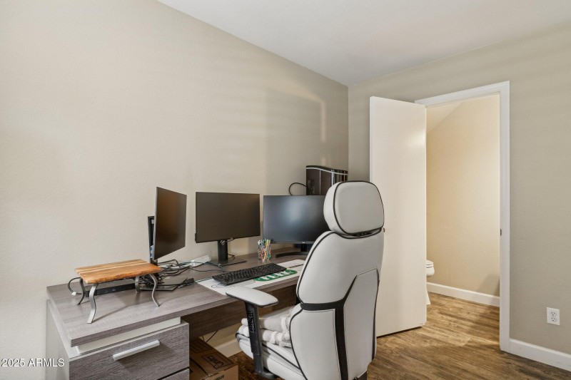 28-web-or-mls-23222-n-22nd-pl